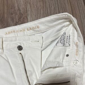 American Eagle Outfitters Women's High Rise Jeans - White